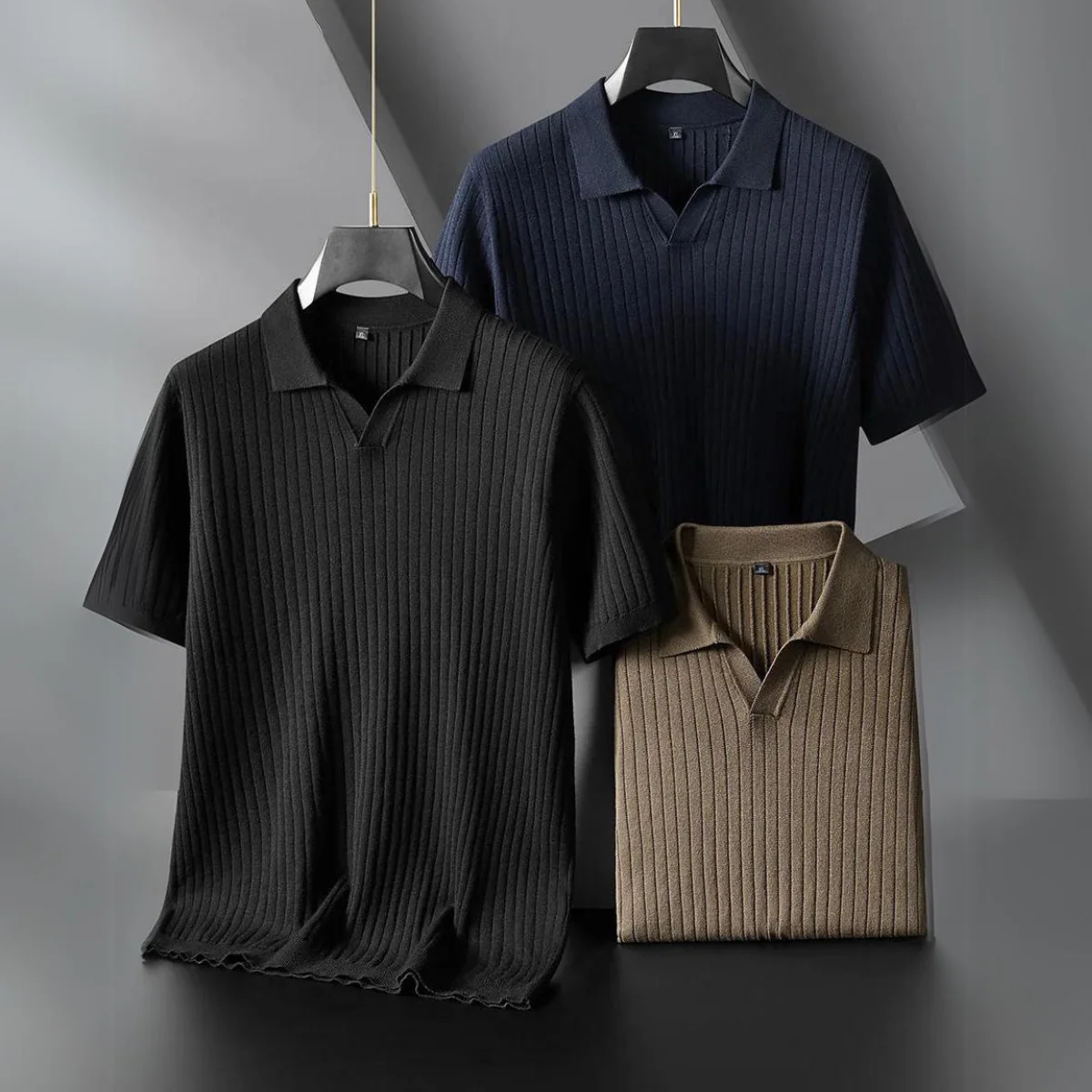 Hochwertig gestricktes Herrenpoloshirt für den Küstenlook - Image 15
