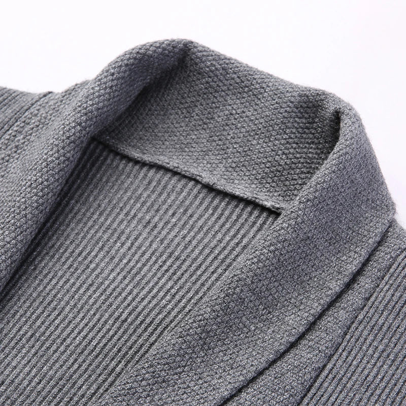 Bequeme Herren Strickjacke aus weicher Wolle - Image 3