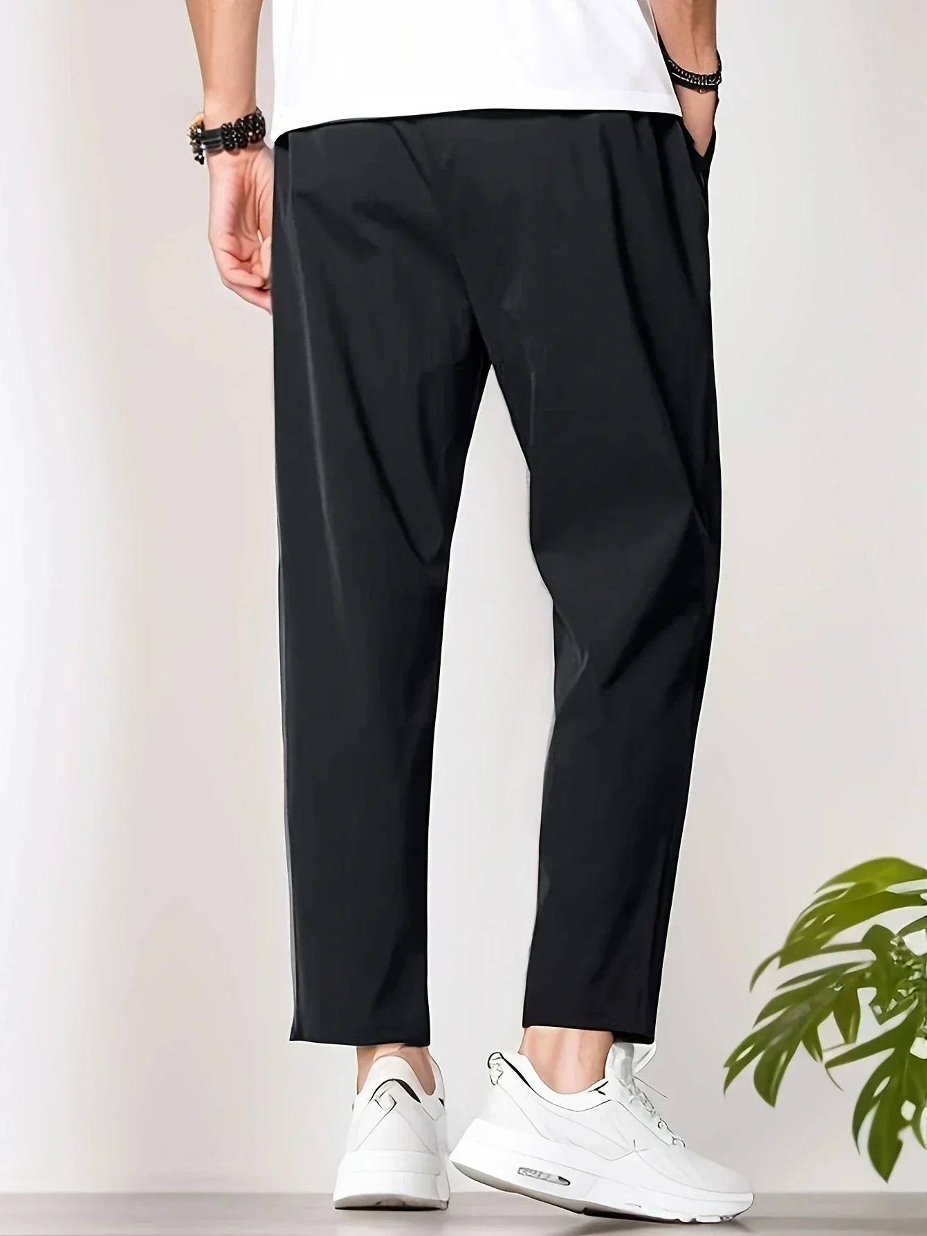 Moderne, legere Hosen für Herren - Image 2