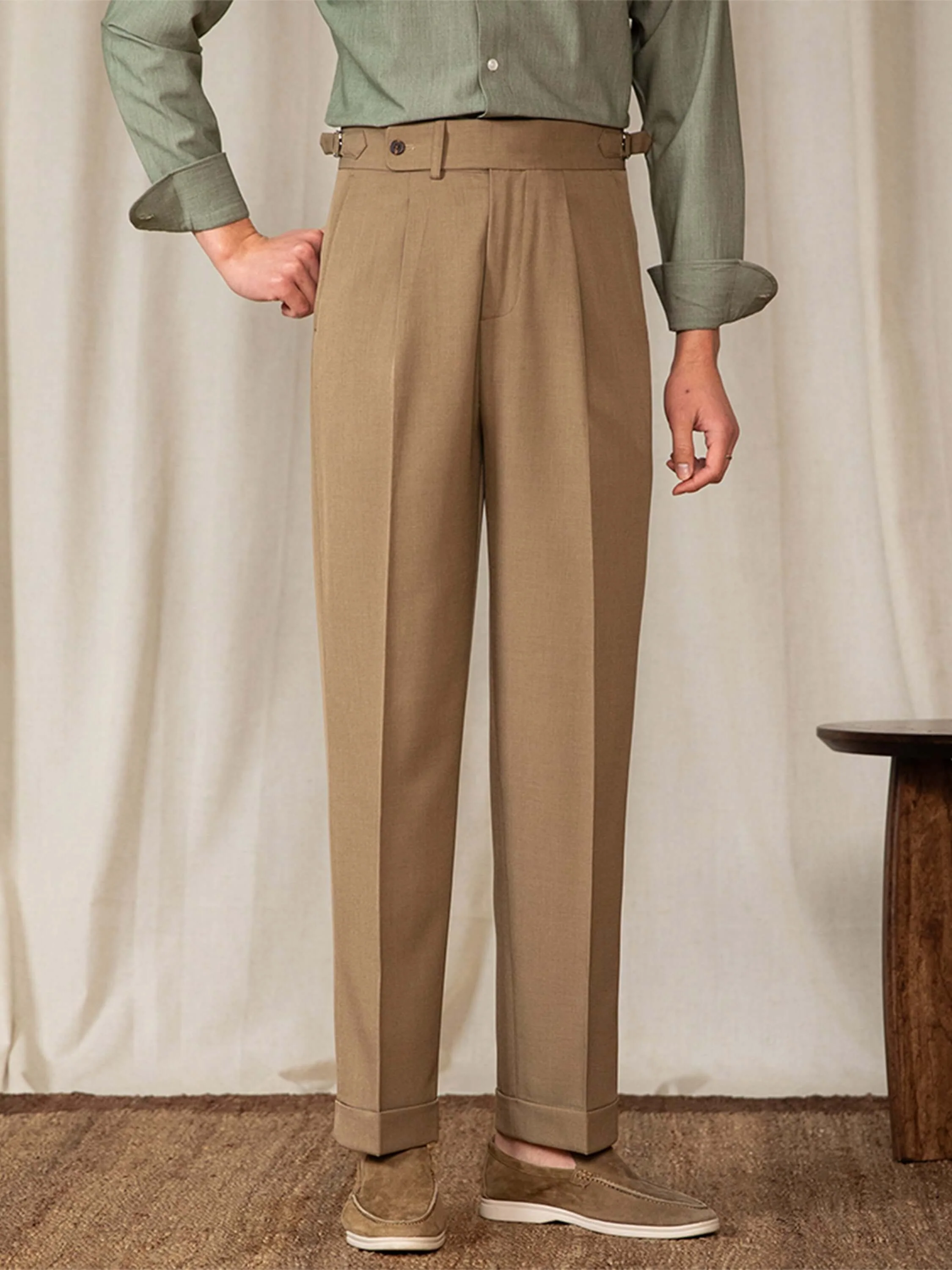 Hochgeschnittene, lässige Herren Hose im Old Money-Stil - Image 3